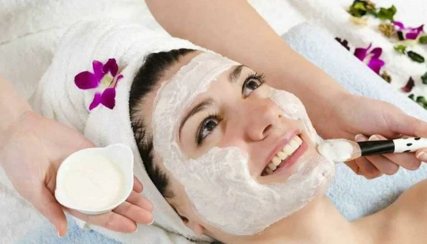 Лучшие маски на белом йогурте для всех типов кожи