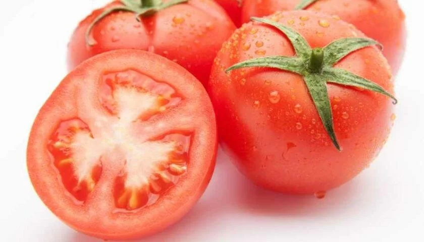 ﻿Маска из томатов для осветления и гладкости кожи