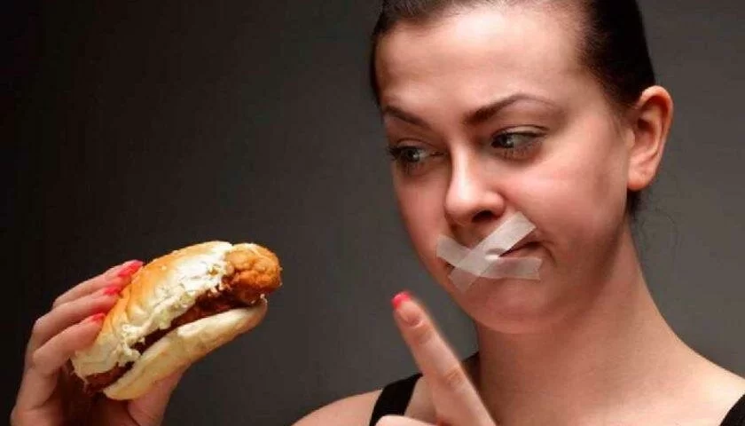 ﻿Почему жирная пища провоцирует приступы голода на диете