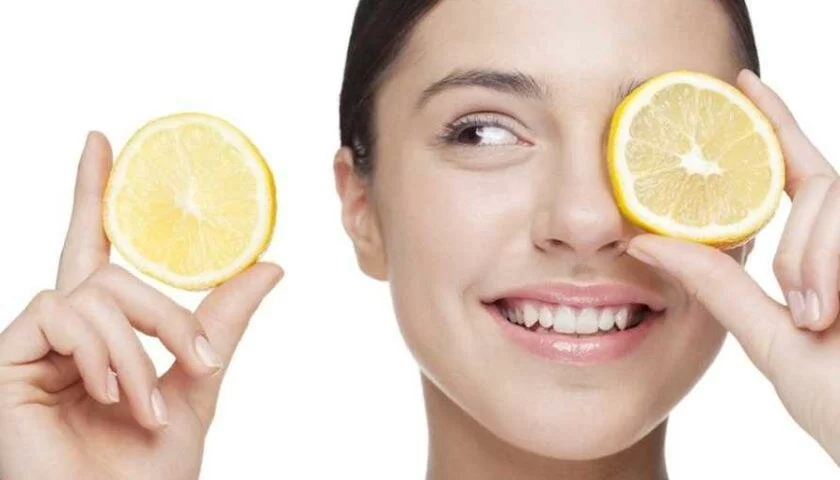 Лучшая маска для жирной кожи: нужны только дрожжи, лимон и вода
