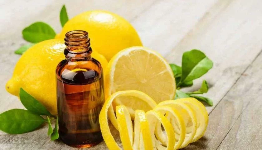 ﻿Проверенное средство от выпадения волос с лимонным соком и эфирными маслами