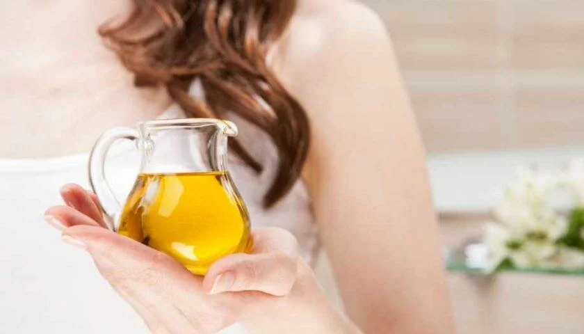 Как вернуть коже гладкость: простой компресс из оливкового масла